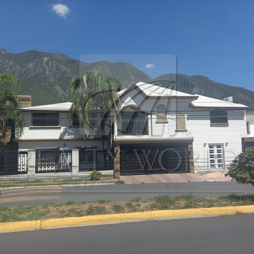 Casas En Venta En Lagos Del Bosque