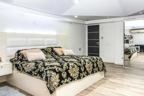 Casa En Venta - 8 Dormitorios 7 Baños - 400mts2 - Ramos Mejía