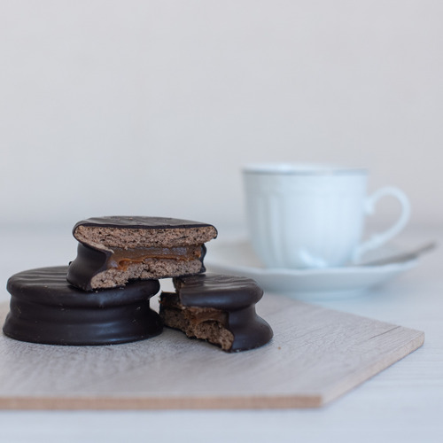 Alfajor 7cincuenta 750 Negro C/ Dulce De Leche 6 Unidades