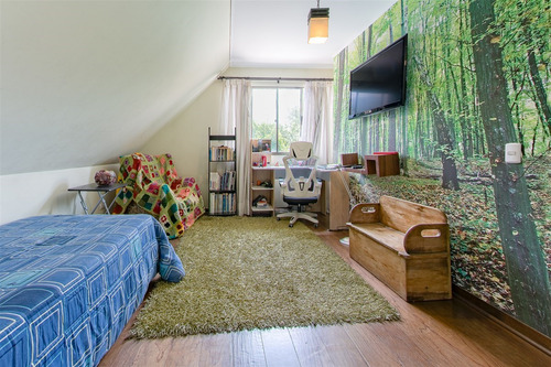 Casa En Venta De 5 Dorm. En Peñalolén - Sector Las Tinajas