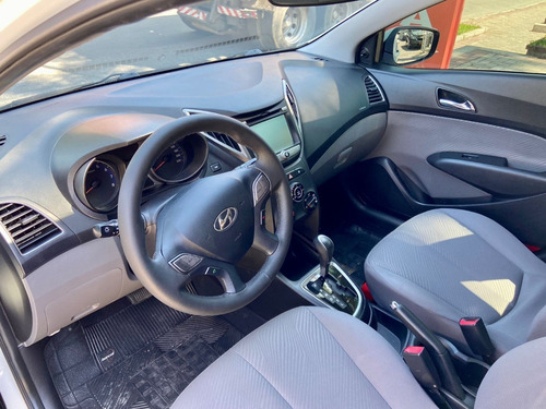 Imagem 12 de 12 de Hyundai Hb20s 1.6 Comfort Style Aut.