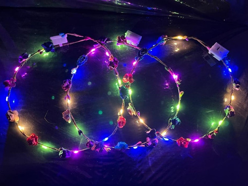 Vincha Flores Hippie Led Tiara Corona Hawaiana Cot Luminoso Color Multicolor