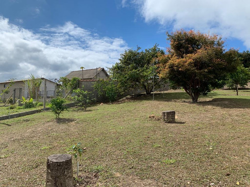 Imagem 7 de 14 de 3.500 M², 02 Dormitórios, Portão Eletrônico E Poço !!