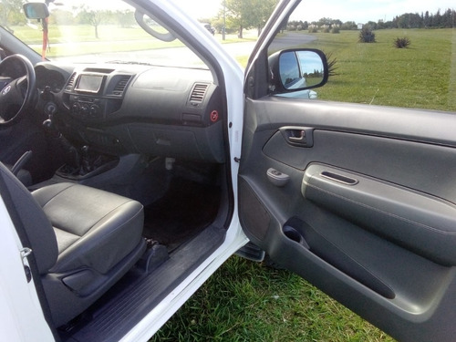 Toyota Hilux Cabina Simple 4x4