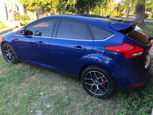 Ford Focus 5p Titanium At