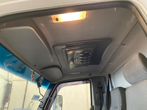 Caminhão M.benz Accelo 815 Ano 2013 Bau Un.dono