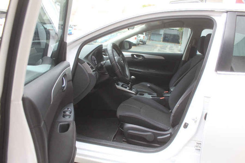 Imagen 7 de 15 de Nissan Sentra 2018 4p Sense L4/1.8 Man