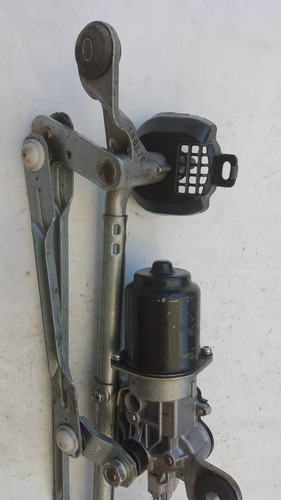 Motor De Brazos Limpiadores Dodge Attitude 2023. (Usado)
