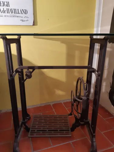 Mesa Con Base Máquina De Coser (Usado)
