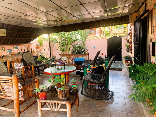 Casa En Venta En Altos De Arroyo Hondo De 3 Habitaciones