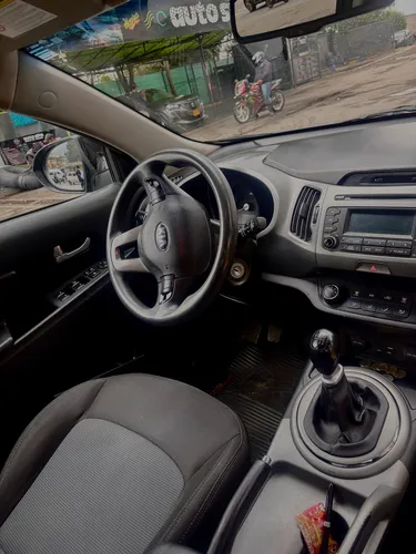Kia Camioneta Cilindraje 2.0 Gasolina Color Negro 4x2