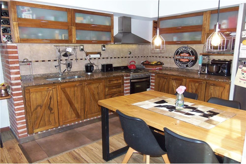 Venta Casa 5 Ambientes Cochera Quincho