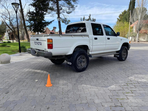 Toyota Hilux 2.8 D/cab 4x4 D Dlx