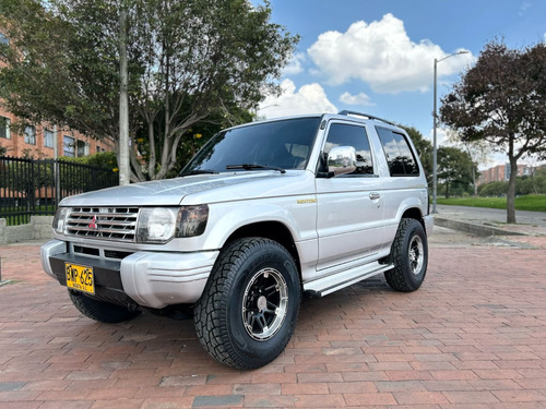 Mitsubishi Montero  2.4 Mt 4x4