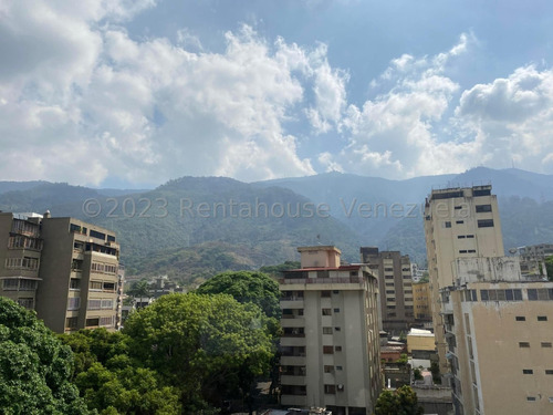 Apartamento En Venta  Urb. San Bernardino  Caracas. 24-16990 Yf