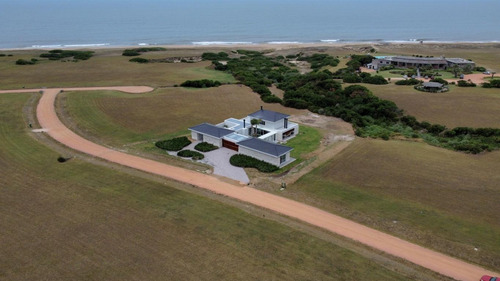 Casa En Las Garzas