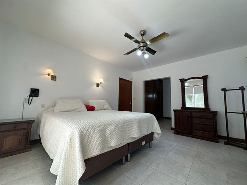 Casa En Venta - 3 Dormitorios 4 Baños - 801mts2 - Pinamar