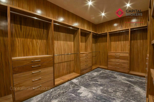 Mansión De Súper Lujo En Venta En Ayamonte Zapopan Zona Bajío Guadalajara
