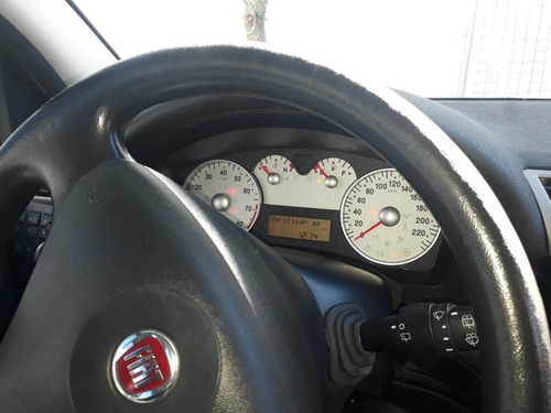 Imagem 2 de 8 de Fiat Stilo 2010 1.8 8v Flex 5p