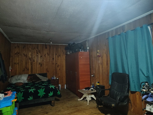 Oportunidad De Inversión! Casa Ubicada En Pasaje 4d 1b.