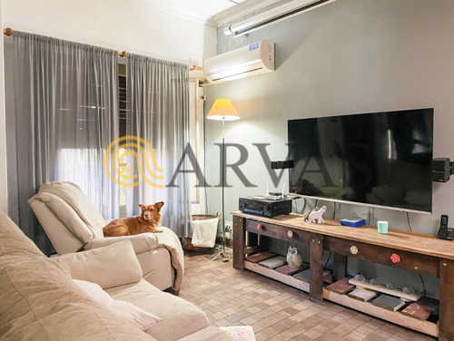 Arvas Vende Casa En Beccar - 3 Dorm - Con Jardín Y Pileta - 300 M²