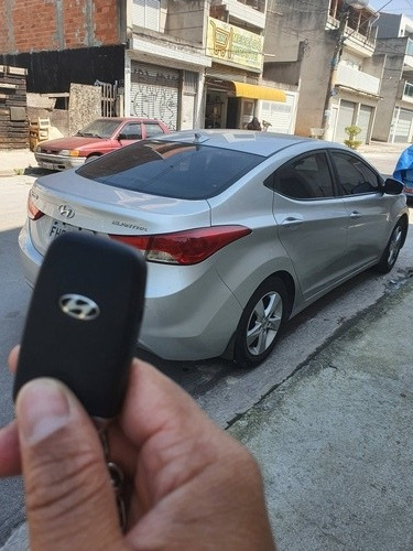 Imagem 4 de 13 de Hyundai Elantra 2013 2.0 16v Gls Flex Aut. 4p