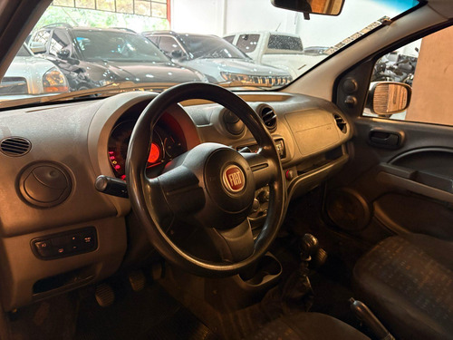 Fiat Uno Uno Vivace 1.0 8V (Flex) 4p