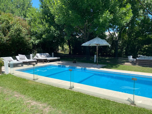 Venta Casa Estilo Racionalista 4 Dormitorios En Ayres De Pilar