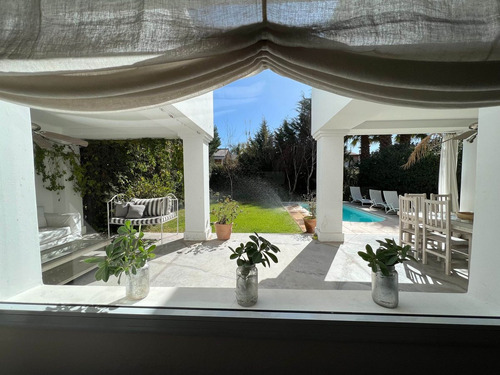 Casa A La Venta En Club De Campo Guaymallen
