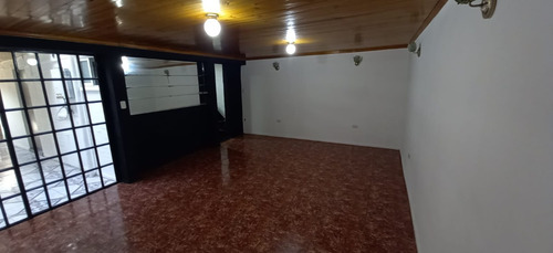 Casa Dos Pisos De Construccion Completa