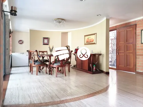 Venta Casa Unifamiliar 270m2, Poblado