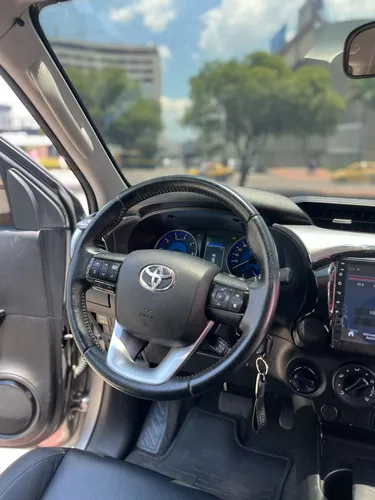 Toyota Hilux Srv 2.8 Diesel 4x4 At Blindaje 2+