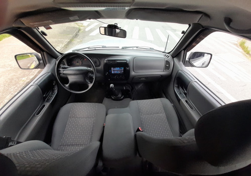 Imagem 5 de 13 de Ford Ranger Xls 2005 Super Conservada