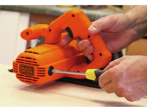 Imagen 6 de 8 de Sierra circular eléctrica Black+Decker CS1004 184mm 1400W naranja 60Hz 120V
