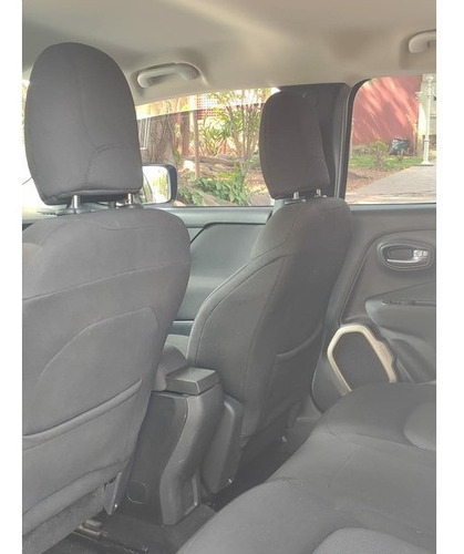 Imagem 8 de 10 de Jeep Renegade Sport 1.8 4x2 Flex 16v Aut.