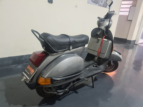Imagem 3 de 7 de Piaggio Vespa Px200e