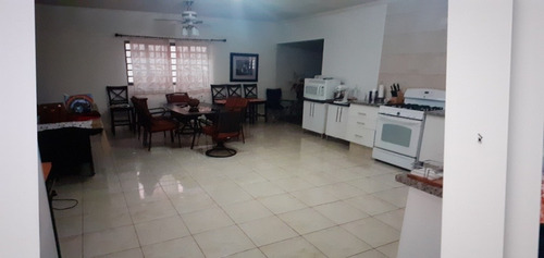 Casa 3 Quartos, 3 Banheiros, Sala, Copa, Cozinha, Churrasquw