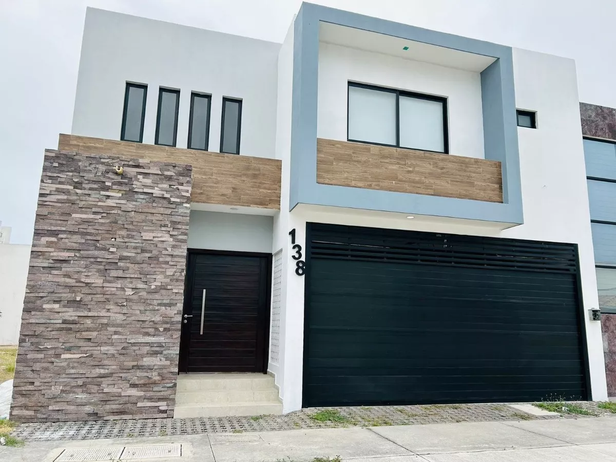 Casa En Venta En Veracruz Con Alberca, Fracc. Las Palmas De Medellín, Ver.