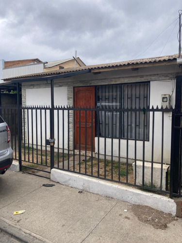 Casa Con Amplio Terreno Y Muy Buena Ubicación