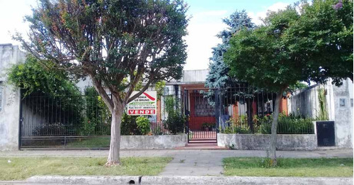 Casa Para 2 Familias En Venta En Paso Del Rey Norte