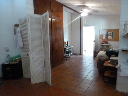 Imagen 21 de 28 de Los Palos Grandes, Casa Grande Esperando Para Adaptarse A Su Gusto, Calle Tranquila, Cerca De Todo Y Lejos De Todo Ruido.