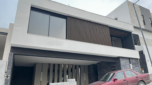 Casa En Venta Por El Uro Castaños Del Vergel Monterrey