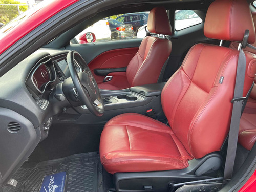Imagen 10 de 14 de Dodge Challenger 3.6 Black Line X At 2016