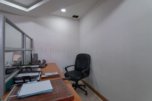 Edificio Comercial En Venta Mls #24-17255
