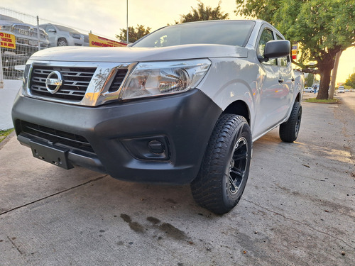 Nissan NP300 2.5 Doble Cabina S Aa Pack Seg Mt