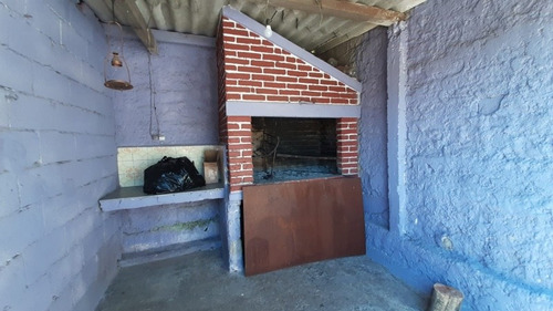 Imagen 14 de 14 de Hermosa Casa Con Amplia Barbaco Y Habitación En El Fondo.