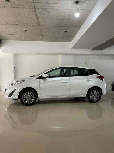 Imagen 7 de 15 de Toyota Yaris 2022 1.5 107cv Xls Cvt Sepautos