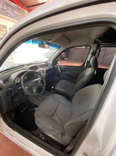 Imagen 6 de 12 de Citroen Berlingo Furgon Mixto 1.4 Manual 2013