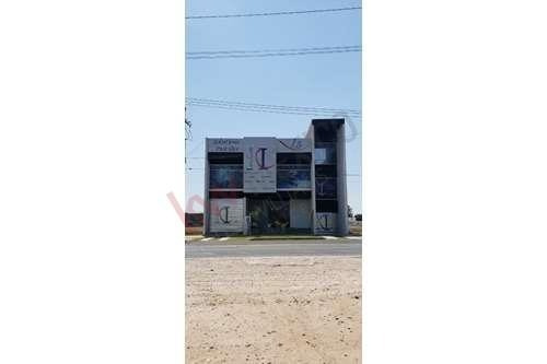 Imagen 4 de 21 de Edificio De Oficinas, Tres Niveles, Irapuato, Guanajuato