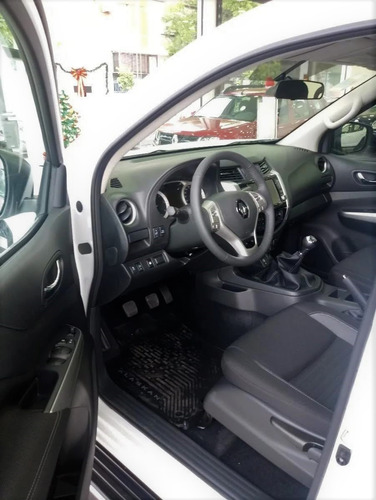 Imagen 6 de 20 de Renault Alaskan 2.3 Bit 16v Intens 4x4 Amarok Hilux Toro G